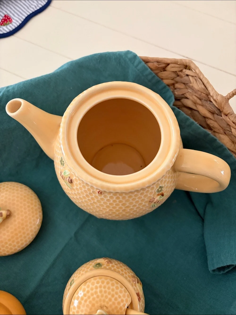 Williams Sonoma Honeycomb Bee Ceramic Tea Set in Yellow with Sur La Table honey